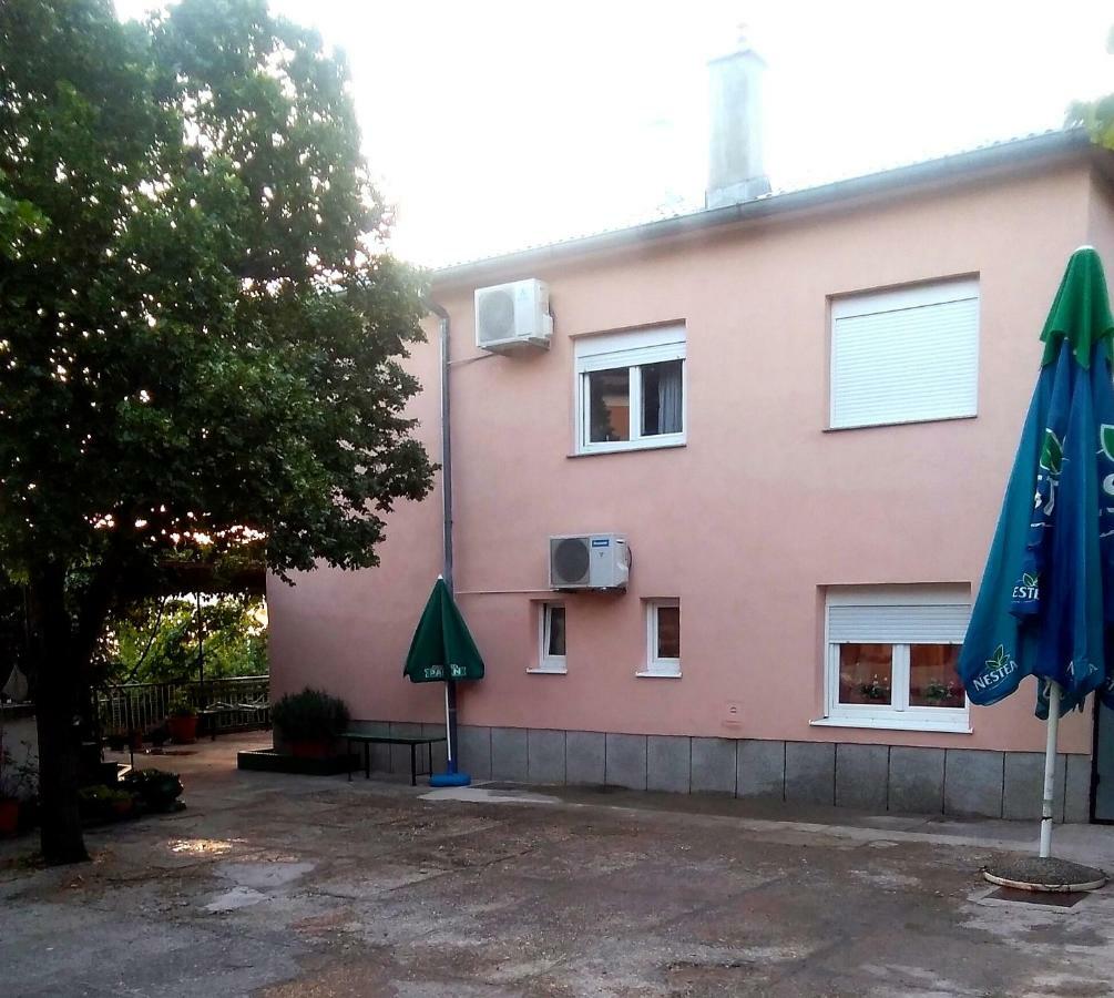 Apartment Nina Senj  Eksteriør bilde